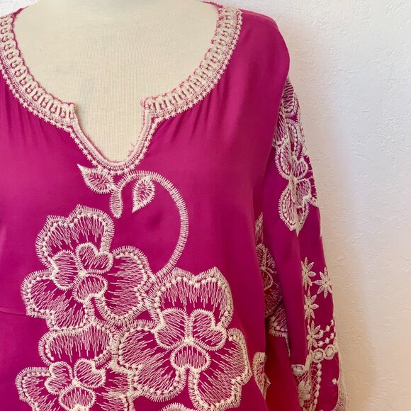 Solitaire Magenta Pink Tunic Top LG Embroidered Scalloped hem and sleeves Floral - Picture 2 of 7